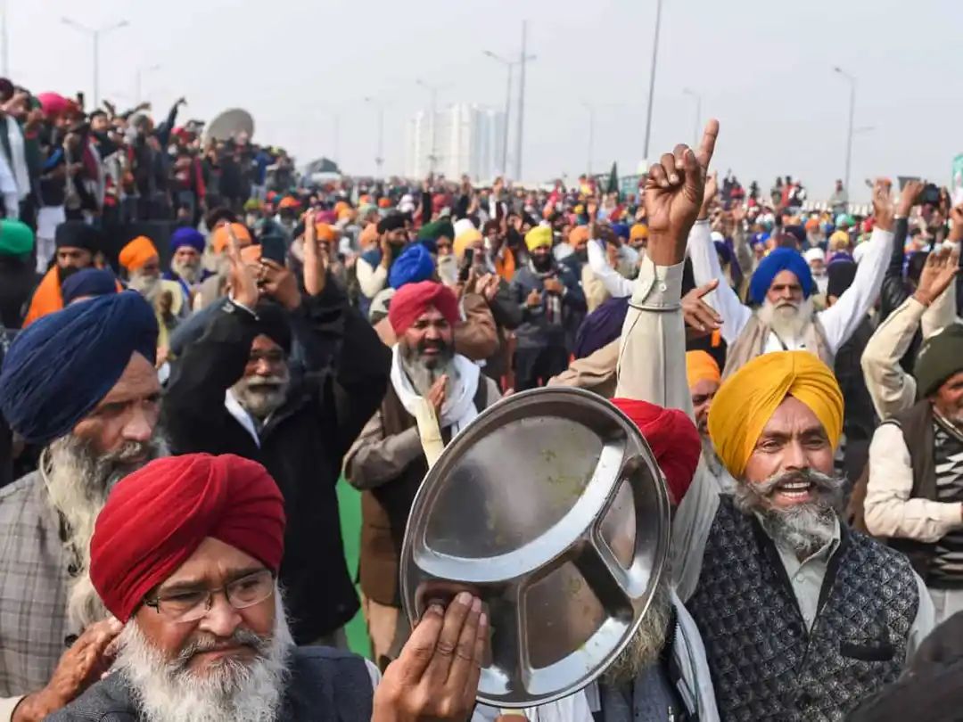 Farmers stir: Protestors beat ‘thali’, feed birds during PM’s Mann Ki Baat