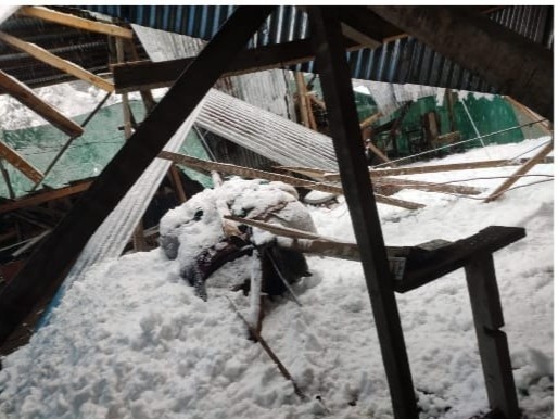 Two residential houses damaged in Budgam after heavy snowfall