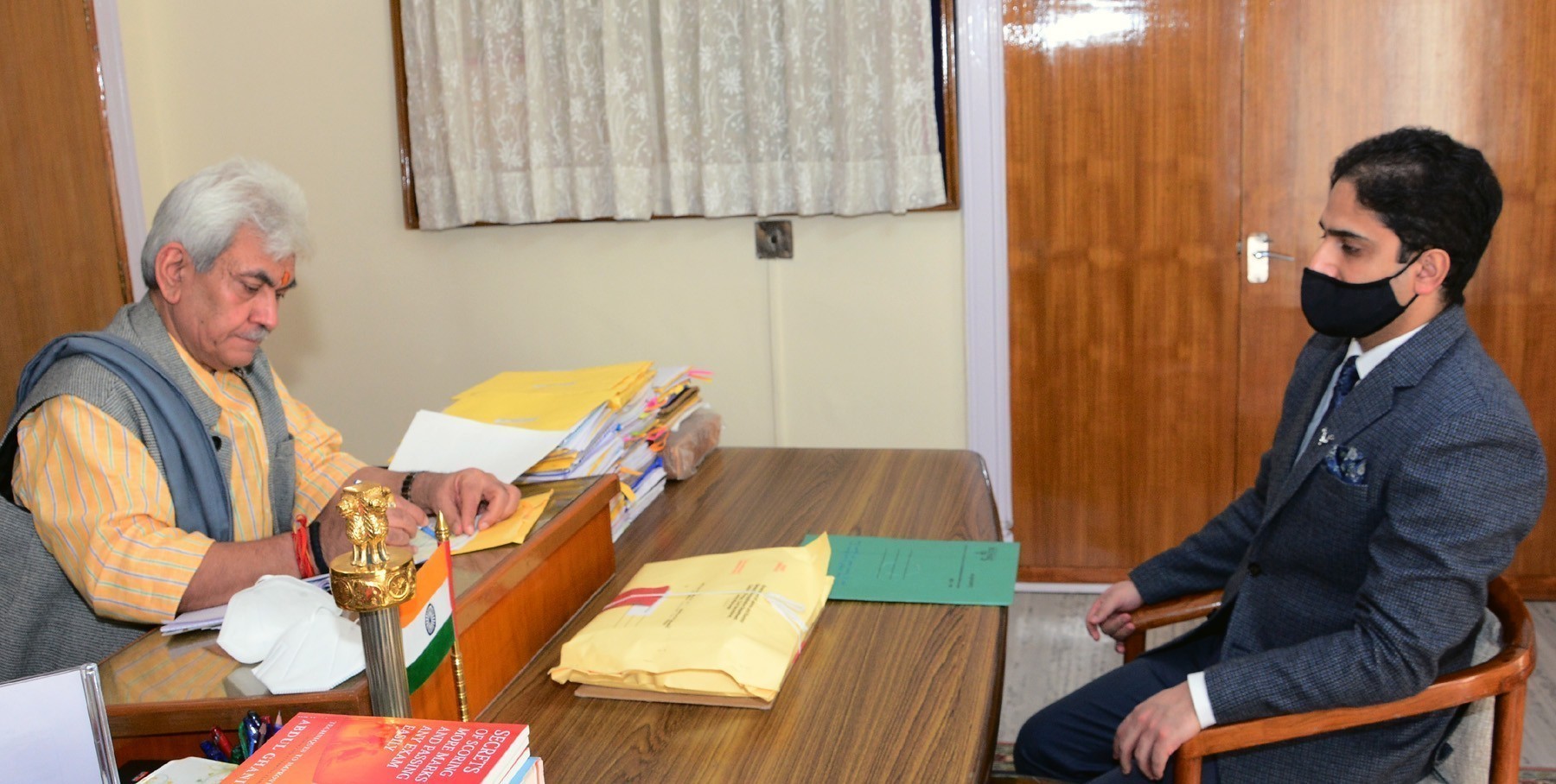 SMC Mayor Junaid Azim calls on LG SMC Mayor Junaid Azim calls on LG