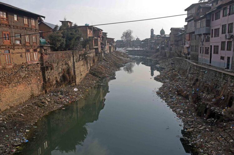 Choked with garbage, once famous streams Chount Koul, Sonar Koul, Gagribal gasping for breath