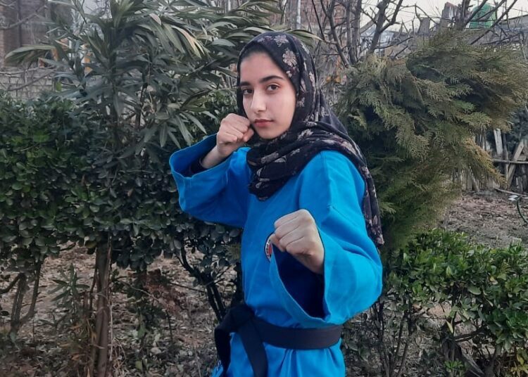 Pakeeza Qureshi: karate girl from Handwara with 3 national gold medals Pakeeza Qureshi: karate girl from Handwara with 3 national gold medals