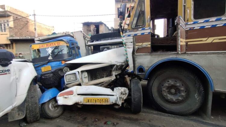 Two killed, 4 injured as truck hits nearly dozen vehicles in Jammu after break failure Two killed, 4 injured as truck hits nearly dozen vehicles in Jammu after break failure