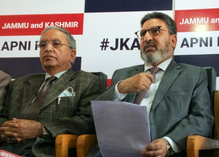 Revoke sand extraction contract order within 7 days or face 'agitation': Apni Party chief Altaf Bukhari to J&K Admin Revoke sand extraction contract order within 7 days or face ‘agitation’: Apni Party chief Altaf Bukhari to J&K Admin
