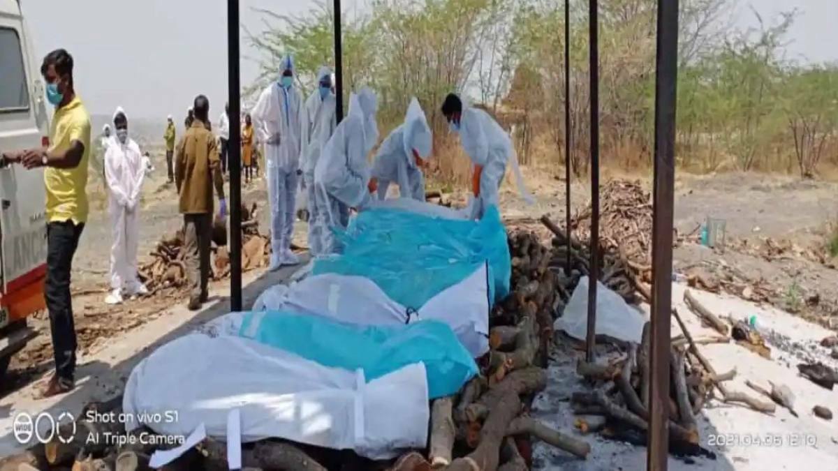 Maharashtra: 08 bodies of COVID-19 victims cremated on one pyre