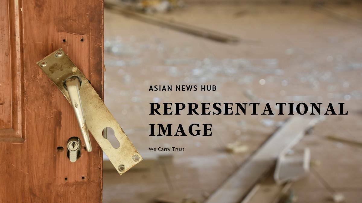 Burglars loot eight shops in Kangan market