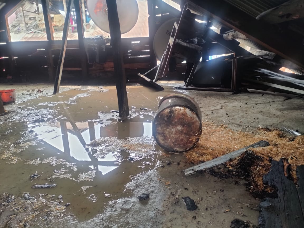 11 persons injured while dousing flames in Tarbal Nawa Kadal 11 persons injured while dousing flames in Tarbal Nawa Kadal