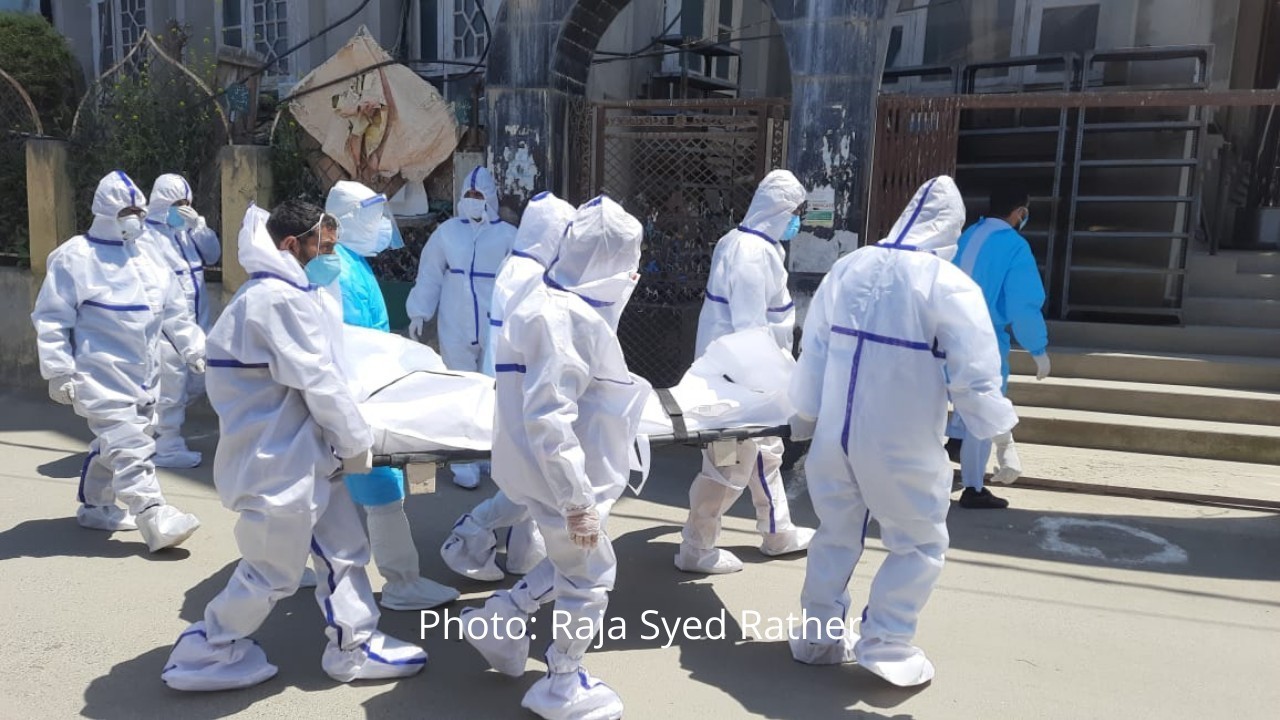 Can dead COVID-19 patients transmit virus? 15 women among 36 die of Covid-19 in J&K since last night, toll climbs to 3,258