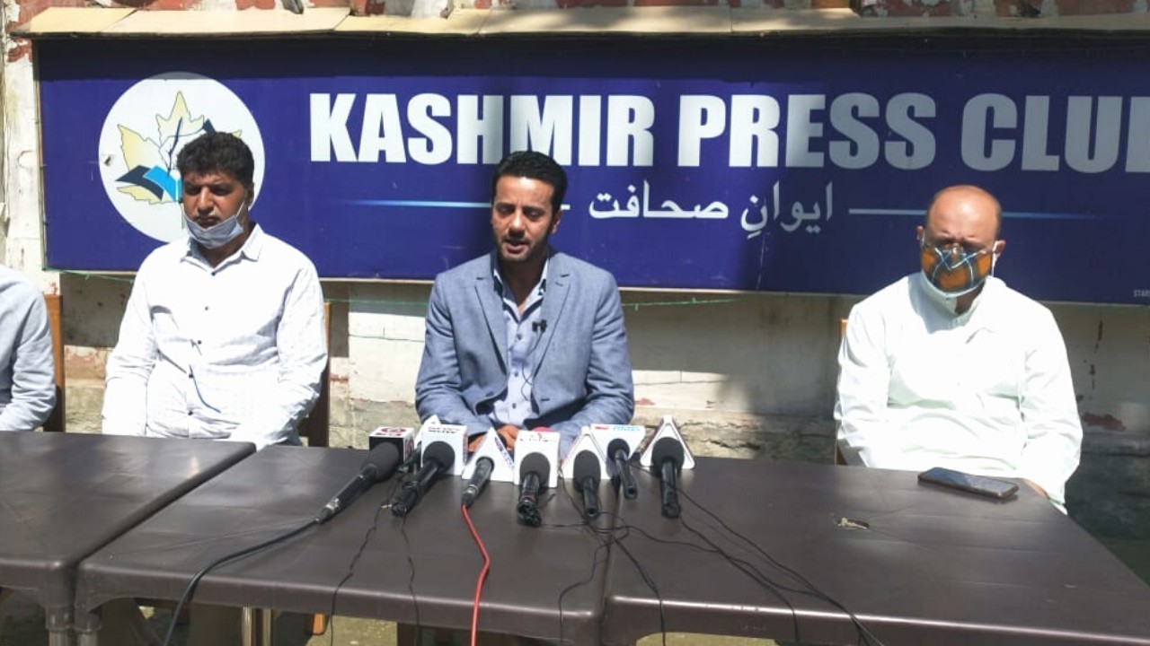 Industries bleeding, loans can't revive our businesses: IAK president Imran Murtaza Industries bleeding, loans can’t revive our businesses: IAK president Imran Murtaza