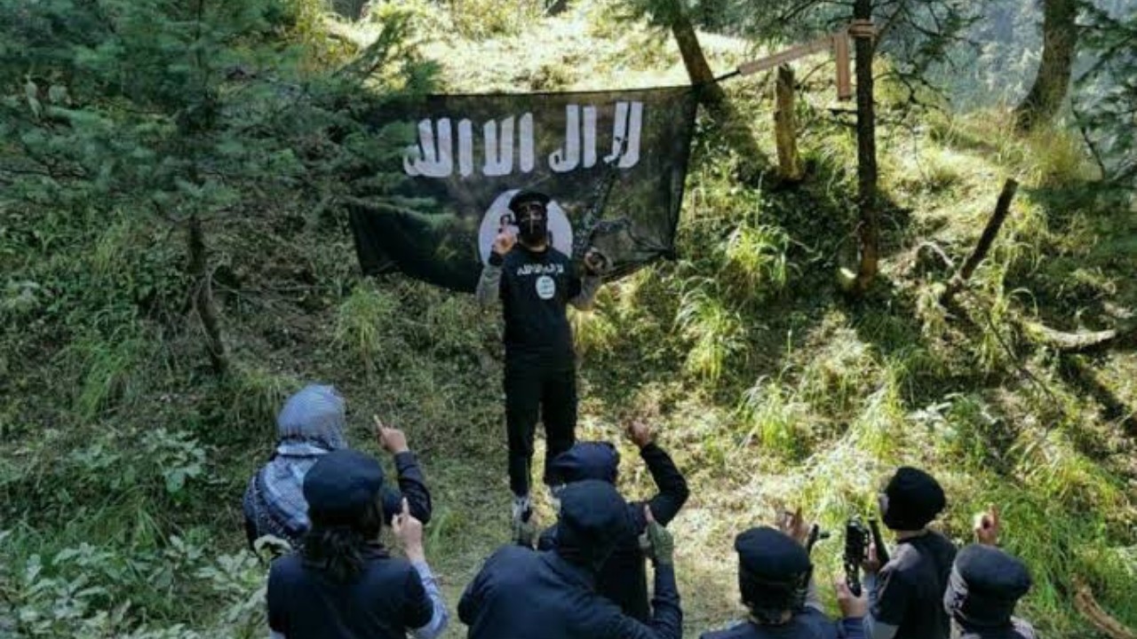 Two militants killed in Srinagar encounter were affiliated with ISJK: Police Two militants killed in Srinagar encounter were affiliated with ISJK: Police