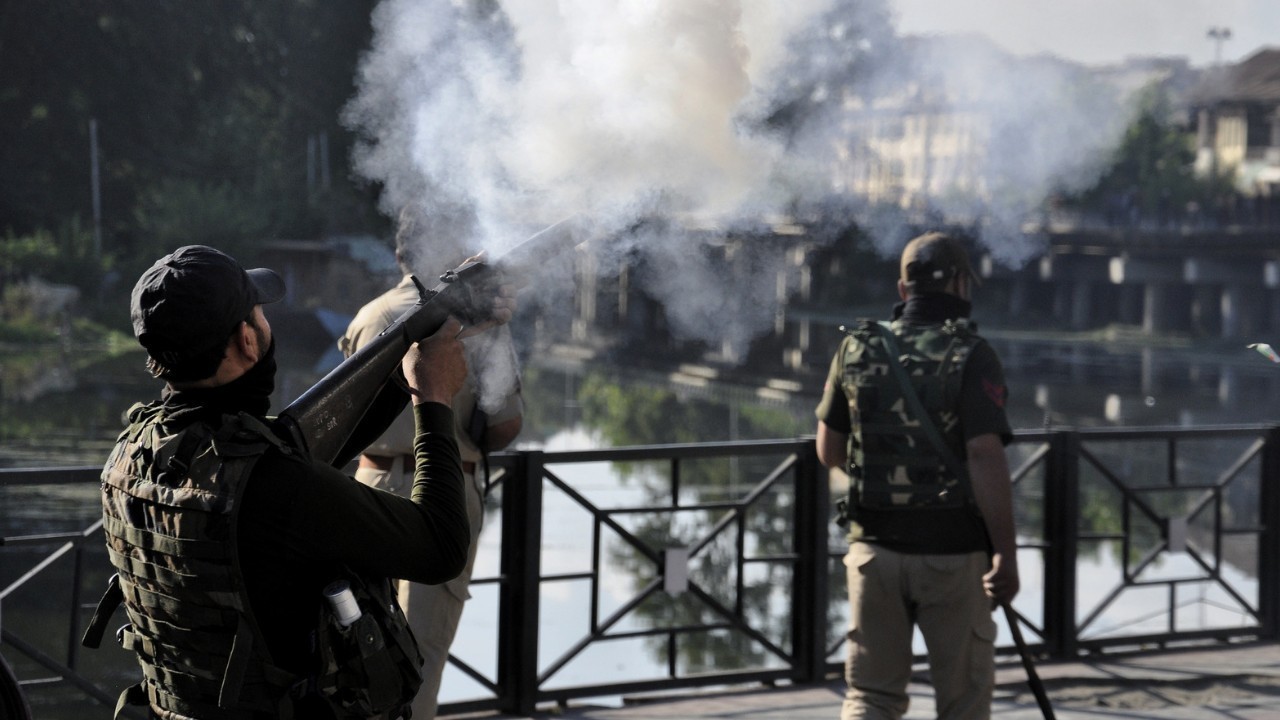 Police foils Muharram procession in Sgr