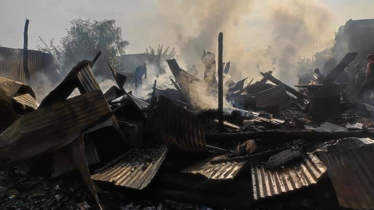 Four furniture shops gutted in massive blaze at Baba Demb Srinagar