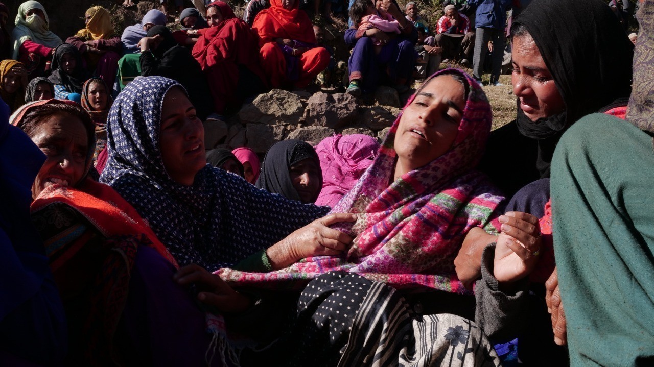 Hyderpora ‘encounter’: HC reserves verdict on father's plea seeking son’s body Hyderpora encounter: Prove Aamir a militant, we won’t ask for anything, says family