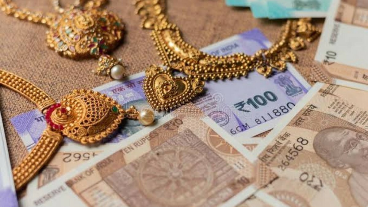 Man in Anantnag alleges wife ran away with cash, jewellery