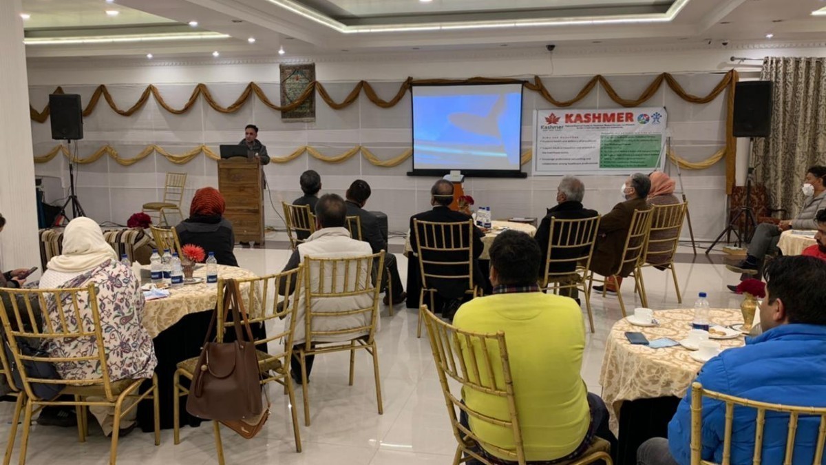 “Kashmer” an NGO holds awareness campaign in Srinagar