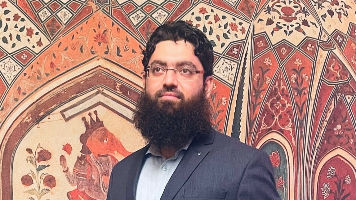 Yasir Aaffaaq, A doctor who writes and preaches to educate youth about Islam Yasir Aaffaaq, A doctor who writes and preaches to educate youth about Islam