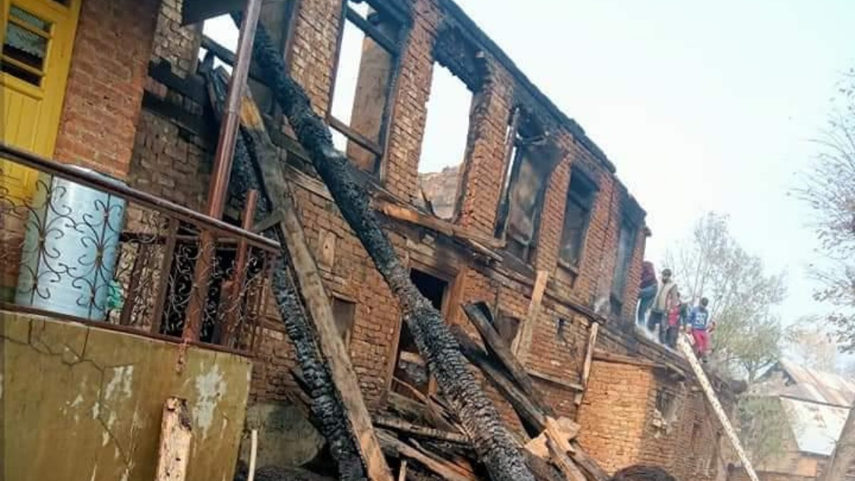 Three residential houses gutted in Budgam fire