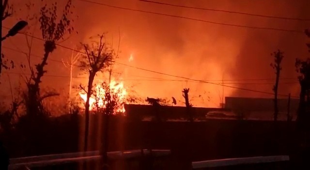 Residential hut gutted in Dal Lake fire incident Residential hut gutted in Dal Lake fire incident