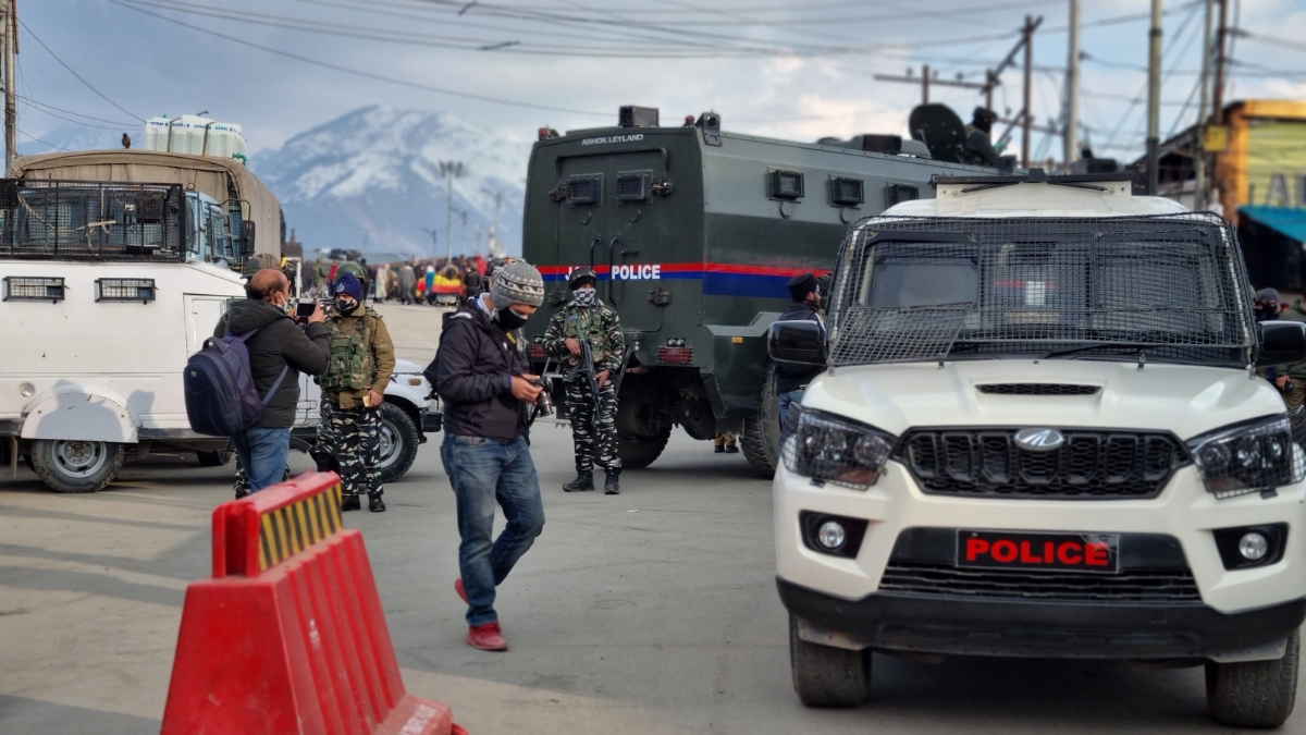 Two TRF militants killed in Srinagar encounter ACB Inspector, husband-wife duo among four injured in HSHS grenade attack