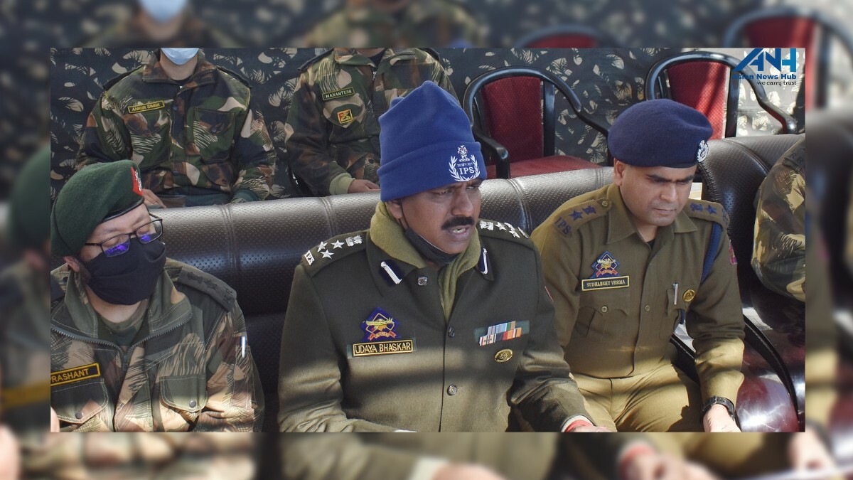 4 Al-Badr militants, 3 OGWs arrested in two separate Ops in north Kashmir: DIG NKR