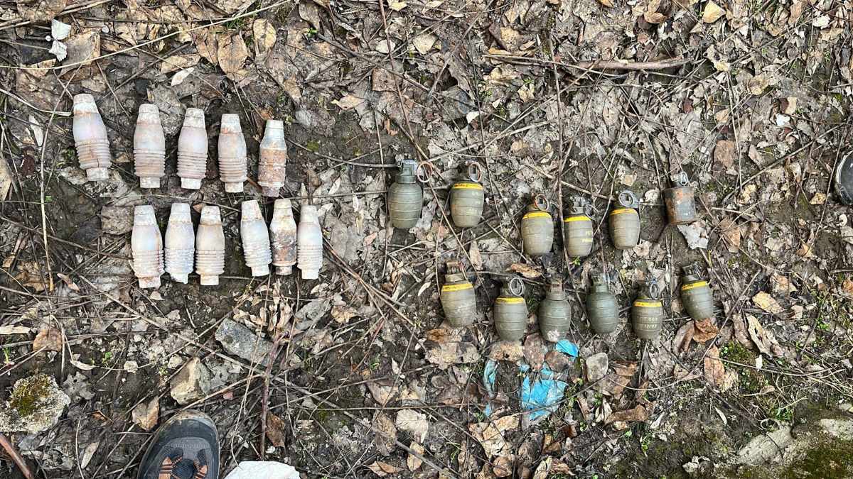 Joint team of security forces recover 11 grenades, 11 UBGL and other explosive material in Baramulla
