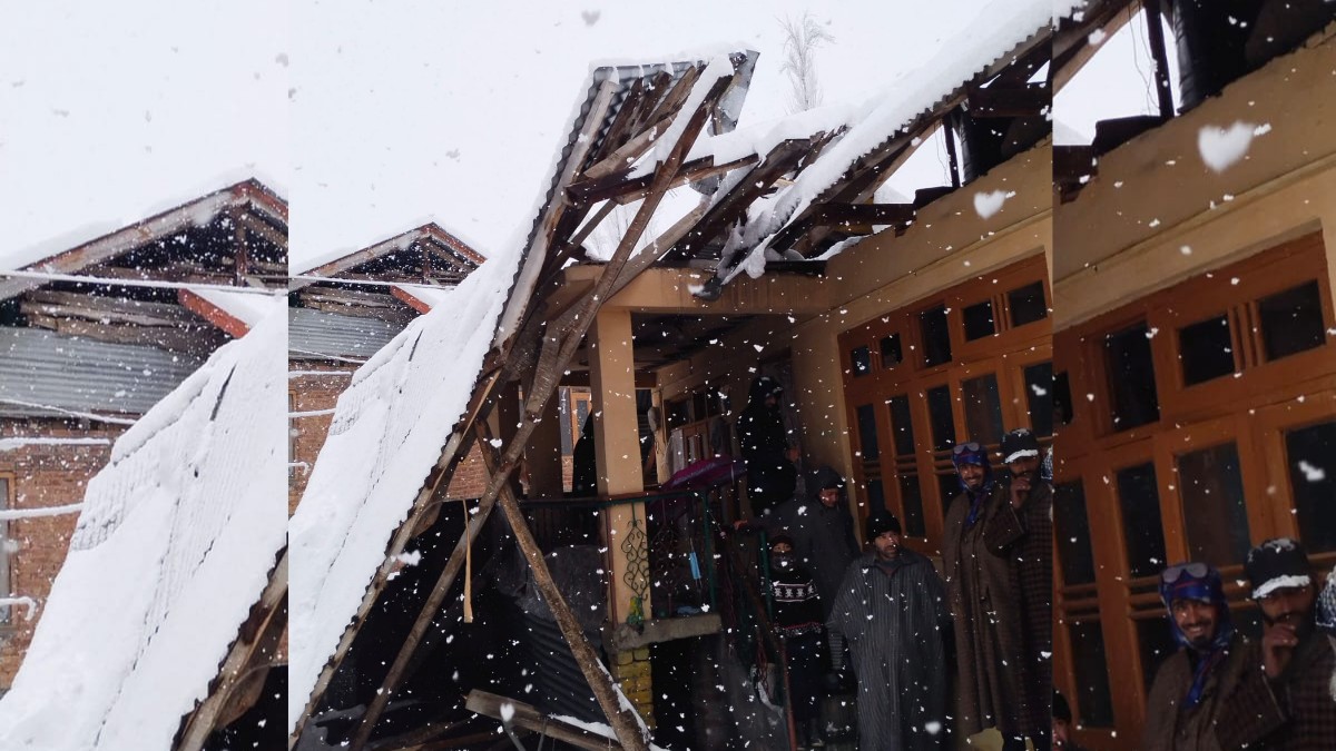 Amid Snowfall 02 residential houses, 3 vehicles, OHE wire of Railway track damaged in Kashmir