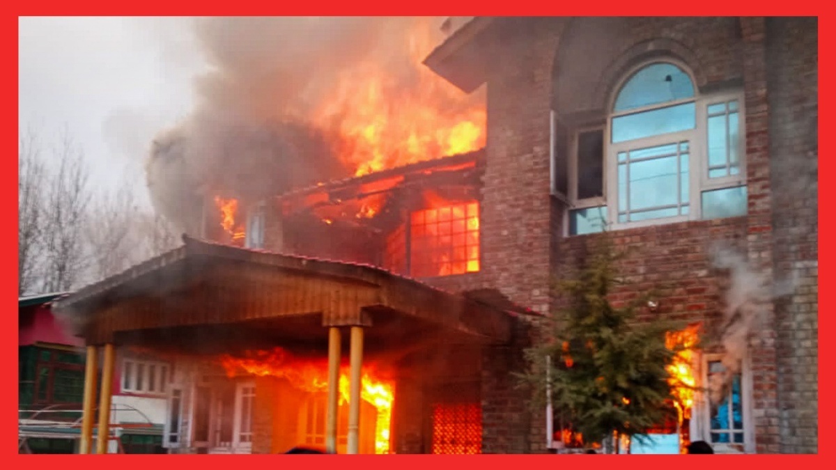 Residential house gutted in Bijbehara