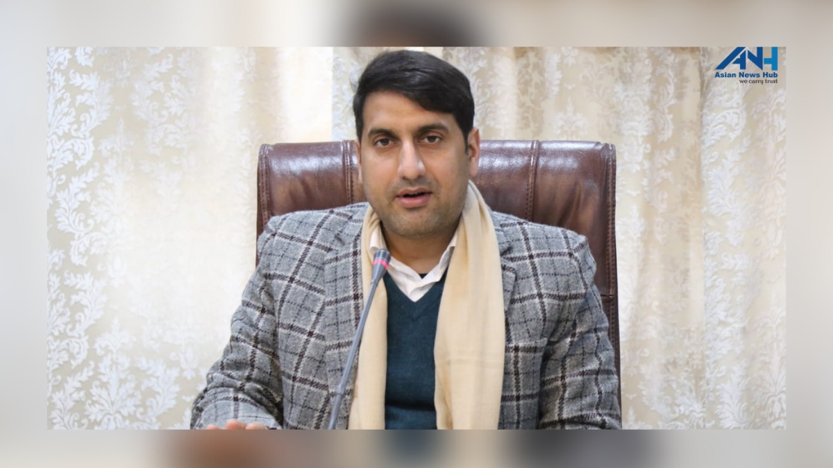 Allergies caused by cotton fluffs of Poplar Trees: DC Sgr chairs meeting All Ration card holders of Srinagar district to get Golden Cards under PM-JAY SEHAT scheme