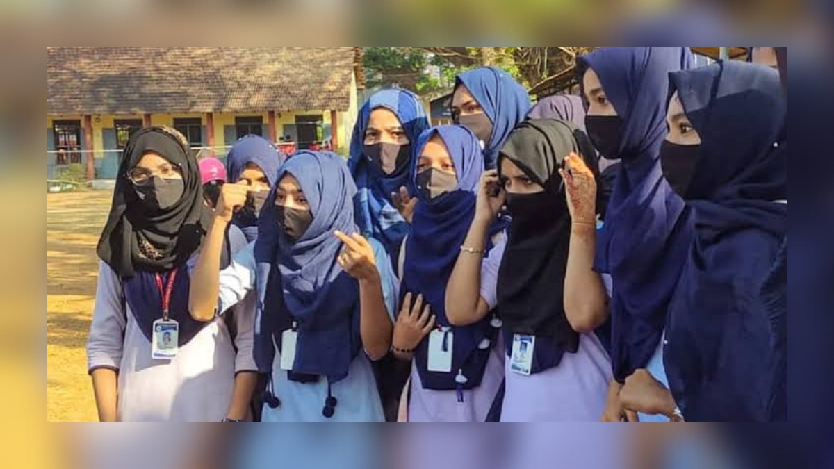 Hijab row intensifies ahead of Karnataka HC hearing Hijab row intensifies ahead of Karnataka HC hearing