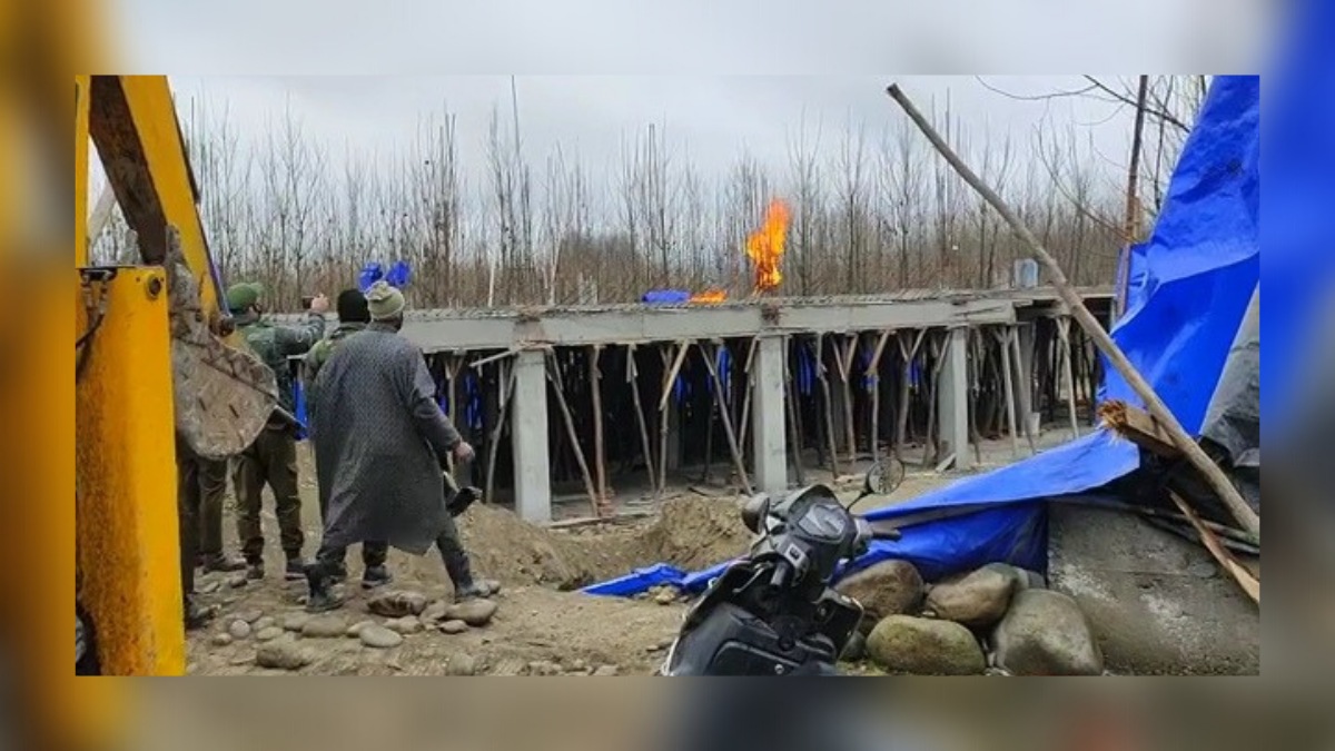 Youth sets himself ablaze during demolition drive in Ganderbal