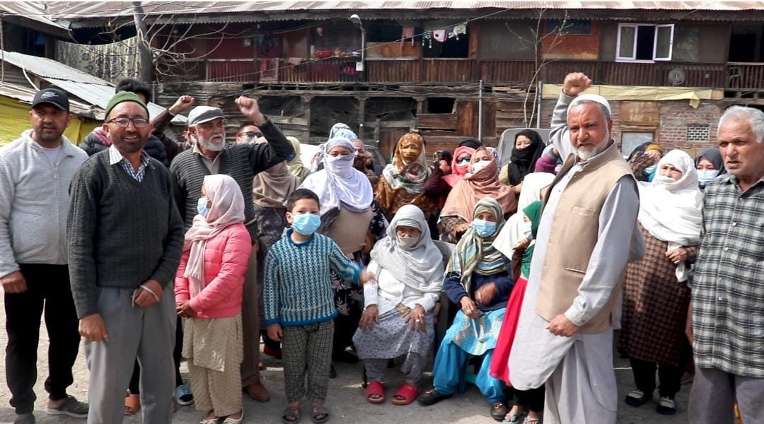 Govt asks 50 families living at Yarkandi Sarai, Safa Kadal to vacate within 7 days