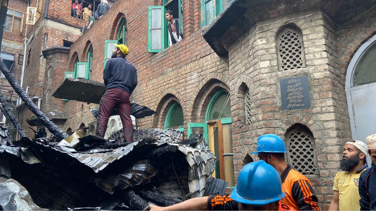 Pir Masjid, other structures damaged in Gojwara blaze