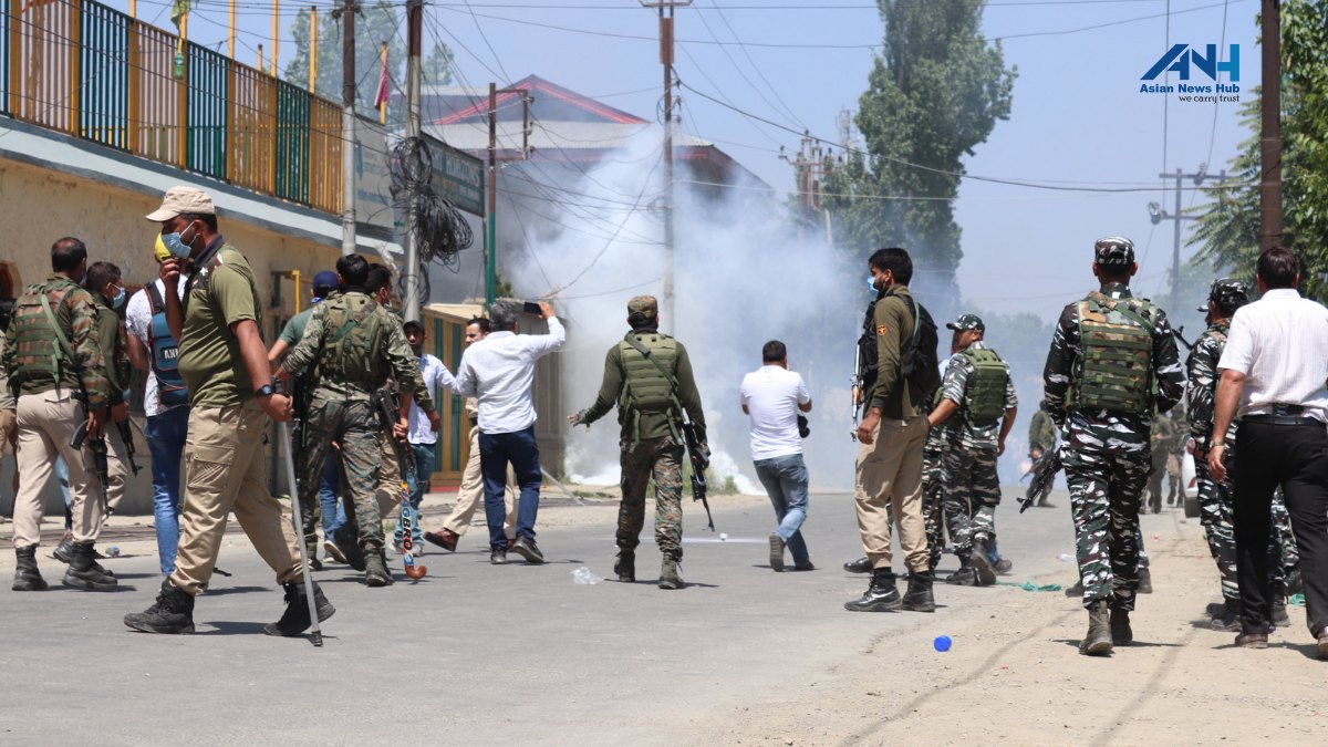 Chadoora Killing: Police foil KP members’ protest march towards Sgr Airport Chadoora Killing: Police foil KP members’ protest march towards Sgr Airport
