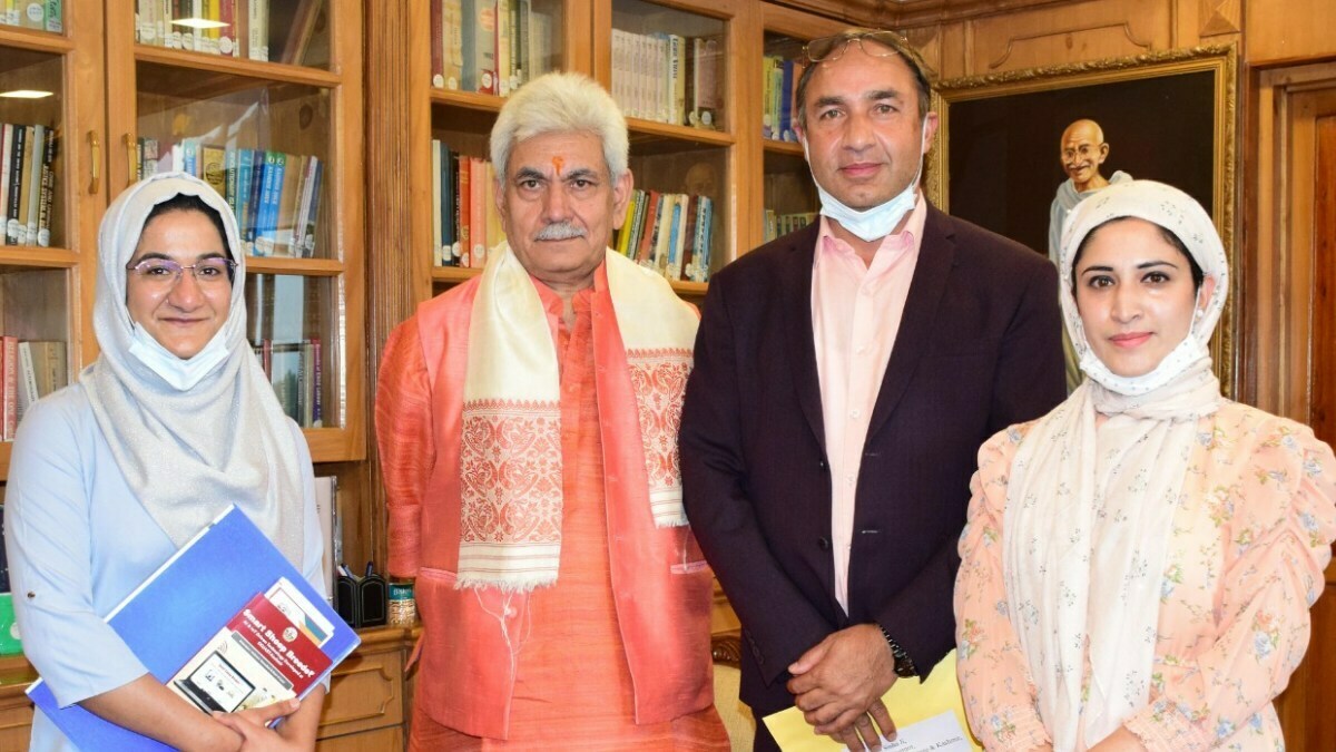 LG Manoj Sinha met two student innovators and national award winners of SKUAST Kashmir
