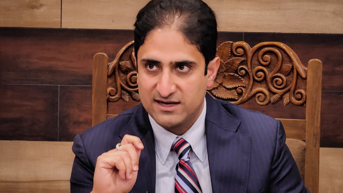 SMC sets up consultative board to deal with dog menace in Srinagar: Mayor SMC sets up consultative board to deal with dog menace in Srinagar: Mayor