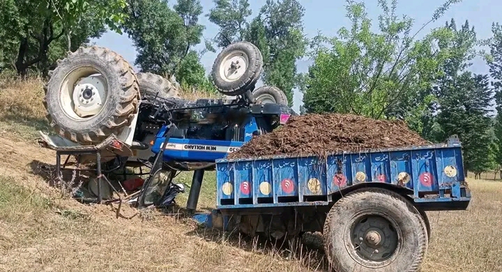 Tractor turns turtle in Pampore, 02 dead