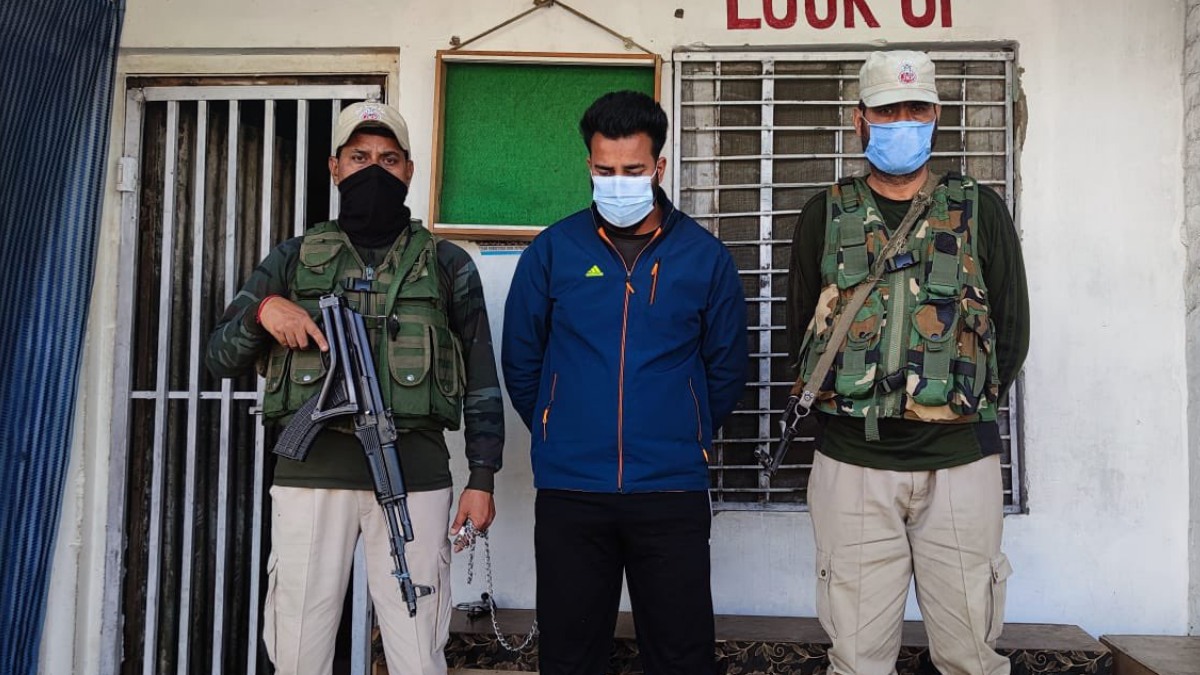 Hybrid militant arrested in Nowgam, Sgr: Police