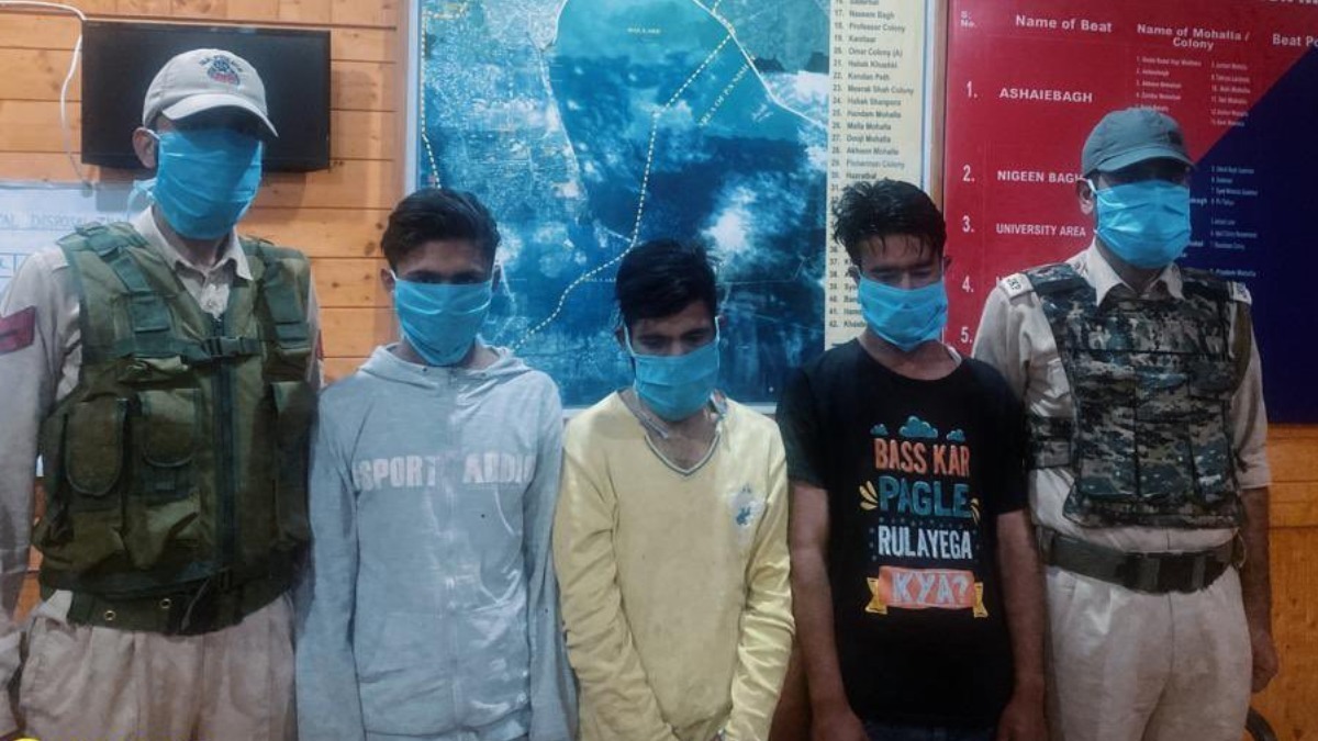 Minor girl kidnapped, sexually assaulted in Srinagar, juvenile among 3 accused held: Police Minor girl kidnapped, sexually assaulted in Srinagar, juvenile among 3 accused held: Police