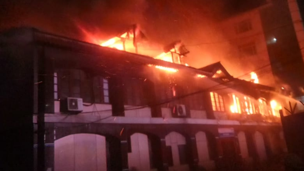 Kothibagh police station gutted in overnight blaze, 01 FF injured