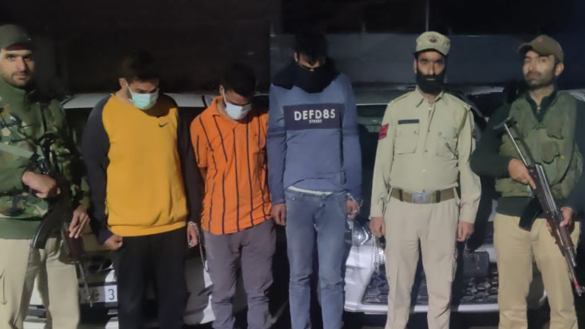 Car lifting module busted in Srinagar, three arrested, four cars recovered