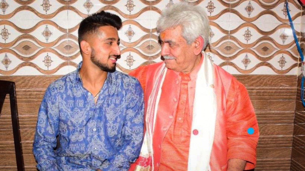 LG Sinha meets speedster Umran Malik & his family LG Sinha meets speedster Umran Malik & his family