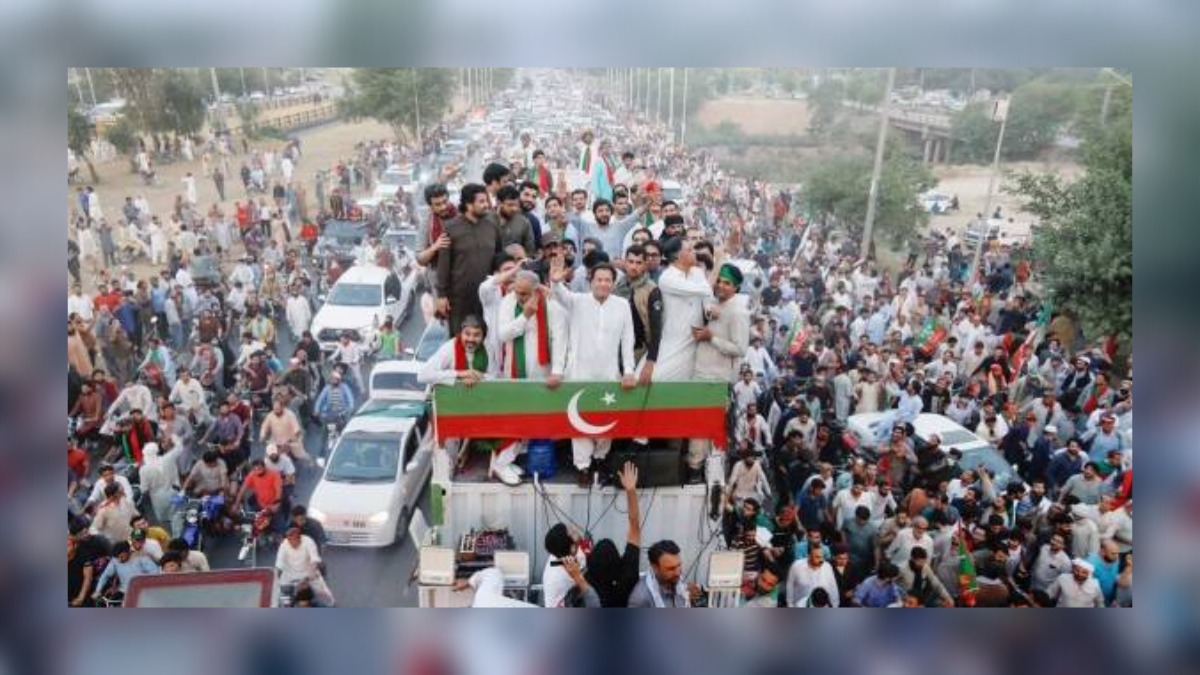 Imran Khan ends ‘Azadi March’, gives 6-day ultimatum to announce polls