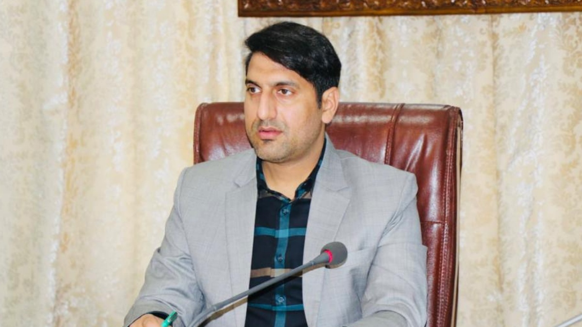 Launch massive enforcement drive against roadside encroachments, wrong parking: DC Sgr to officials