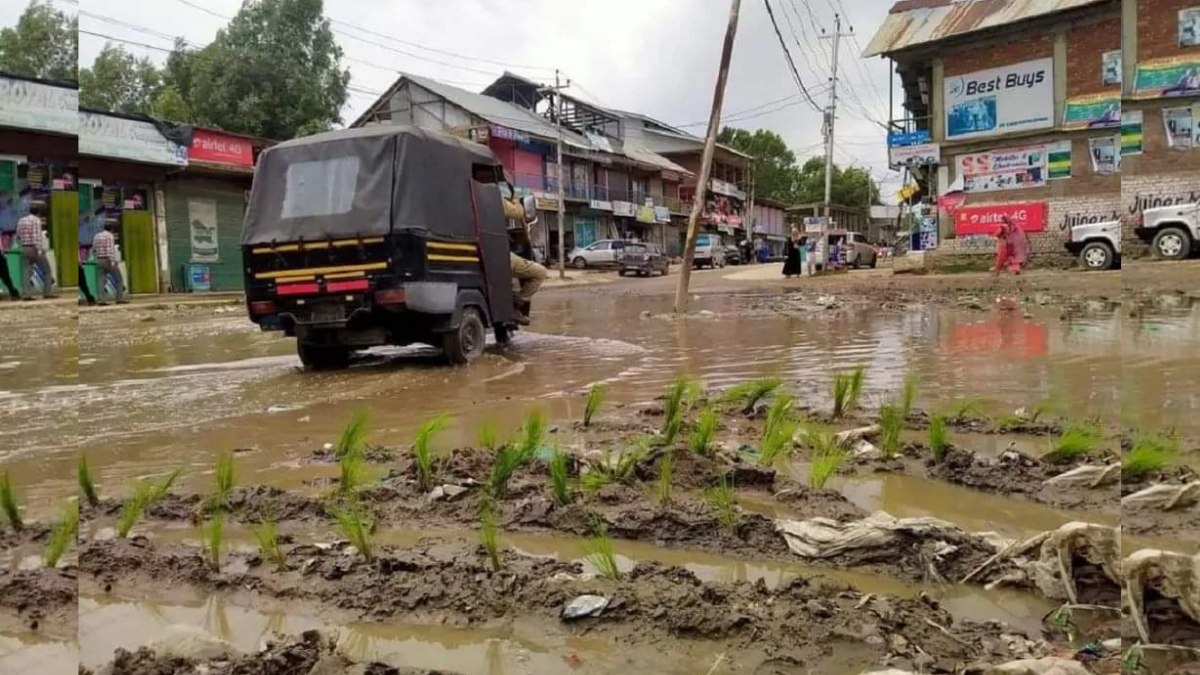 Dilapidated Roads: Cause of worry for commuters, leaving bad impression on tourists Kupwara: As a mark of protest, locals plant paddy saplings in potholes