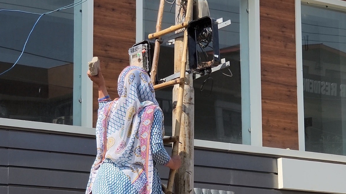 Installation of smart meters: Strict legal action against anybody hindering the procces, DC Sgr holds meet