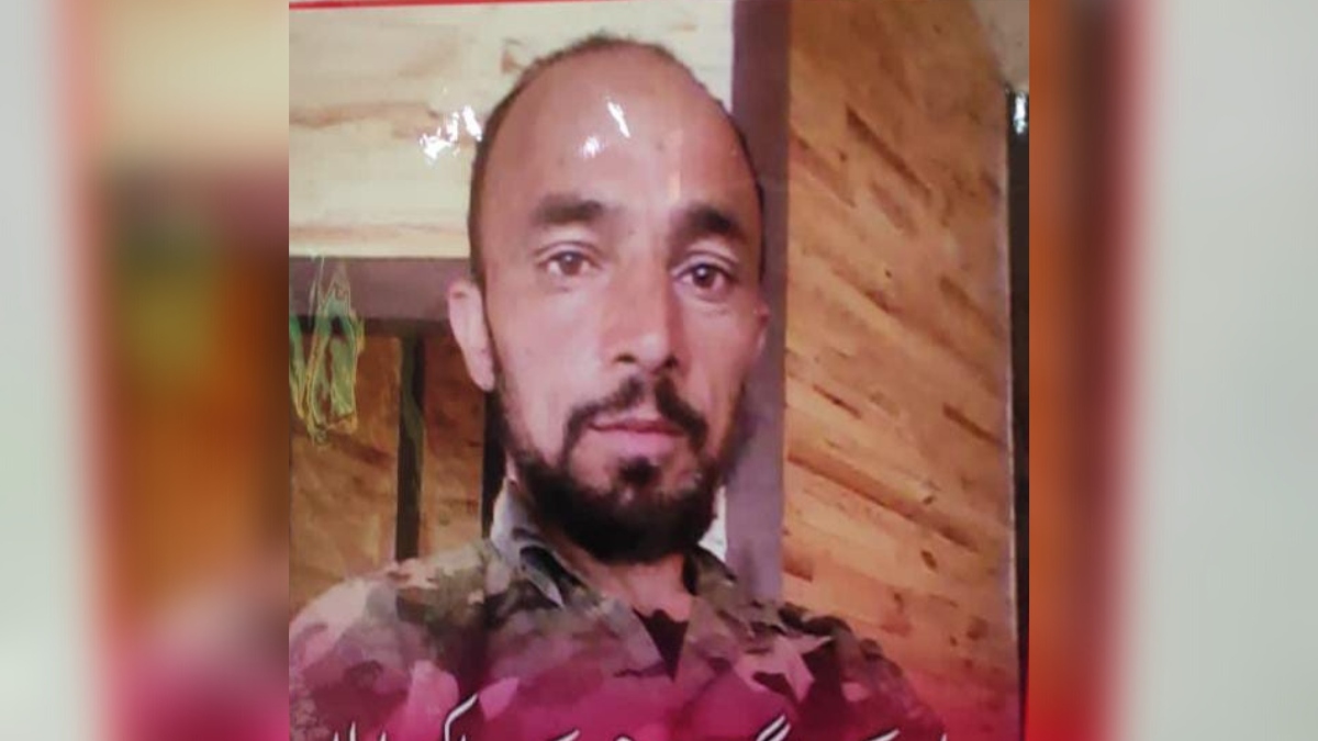 Anantnag encounter: Hizb commander killed, 03 Soldiers, civilian injured Anantnag encounter: Hizb commander killed, 03 Soldiers, civilian injured