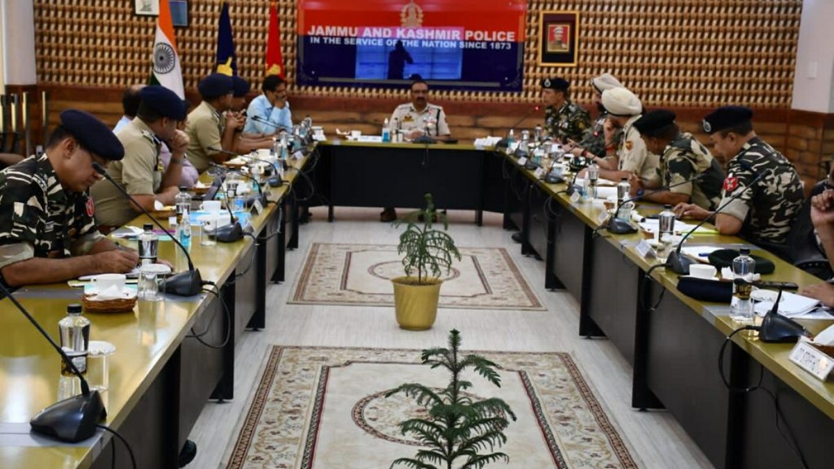 Amarnath Yatra: JK DGP chairs high level meeting at PCR Kashmir