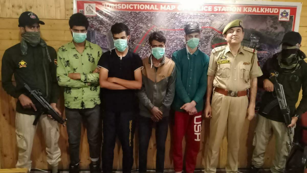 Srinagar police saved 05 youth from joining militant ranks