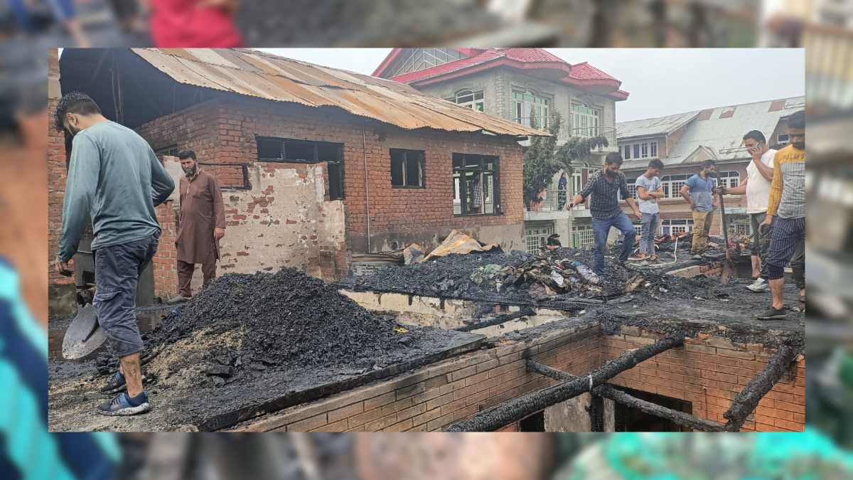 4 residential houses damaged in Khanyar blaze