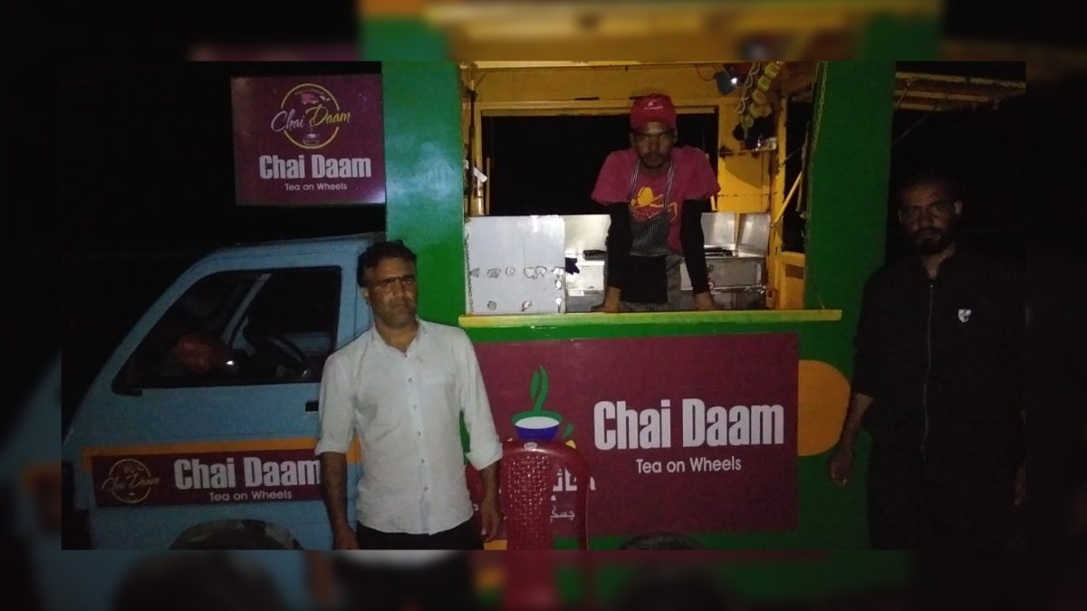 Amid rising unemployment rate; two Scholars from Ananatnag sell food items to earn living