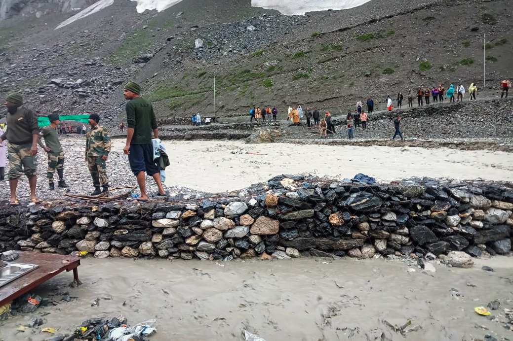 Baltal cloud burst: 10 Yatris die, over 40 missing